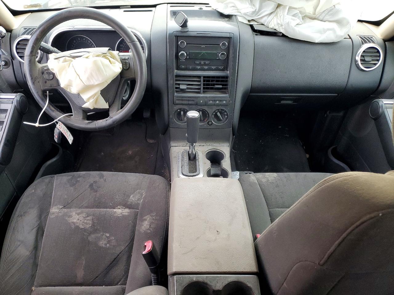 FORD EXPLORER 2010 — 9