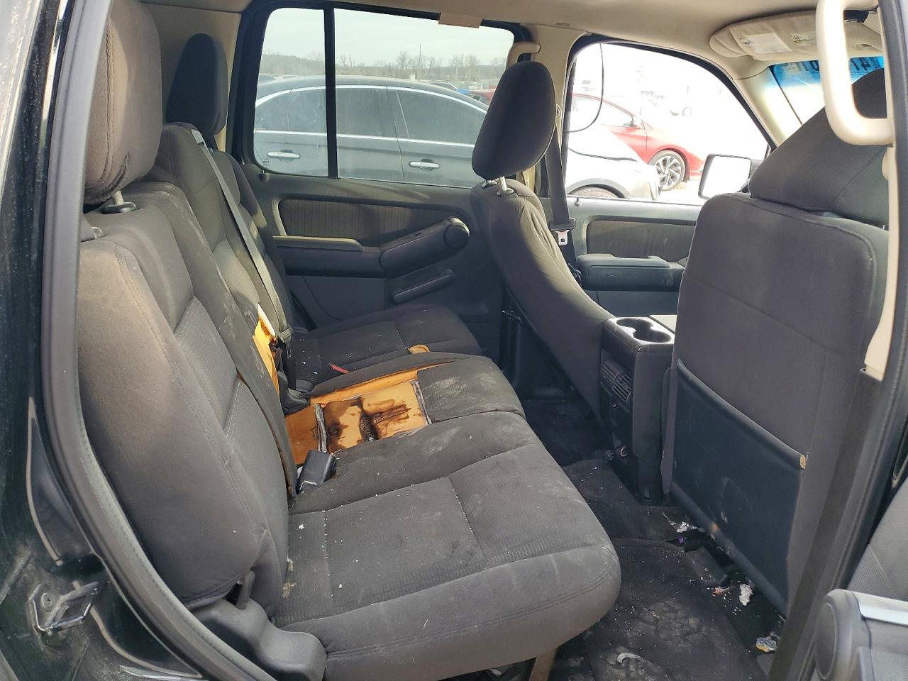 FORD EXPLORER 2010 — 11