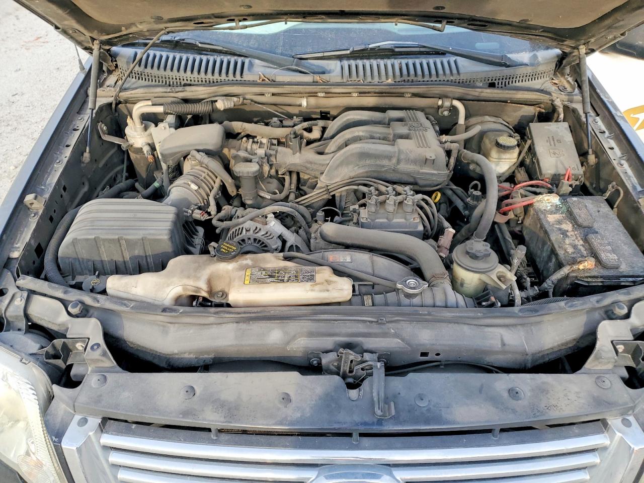 FORD EXPLORER 2010 — 12