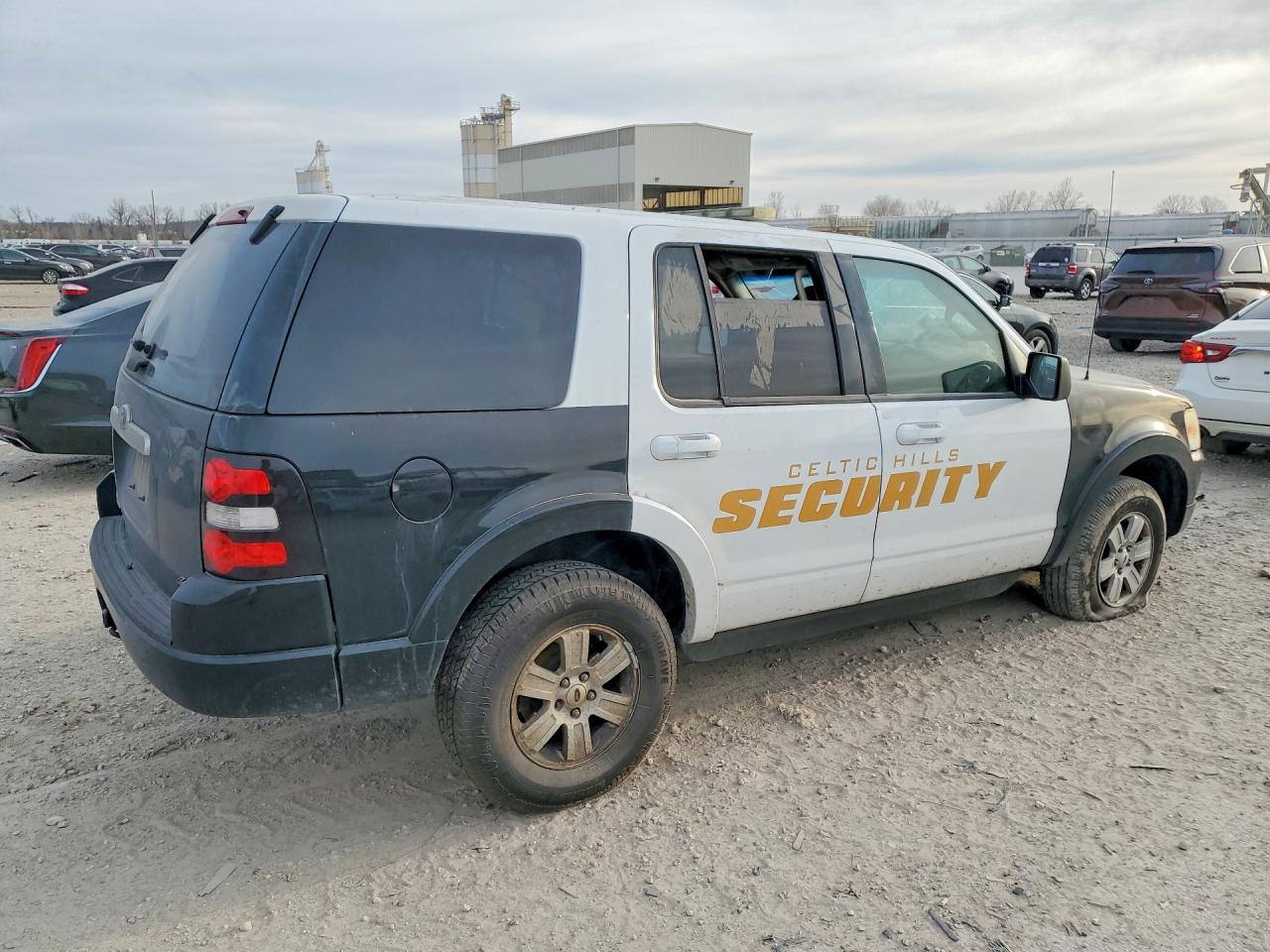 FORD EXPLORER 2010 — 4