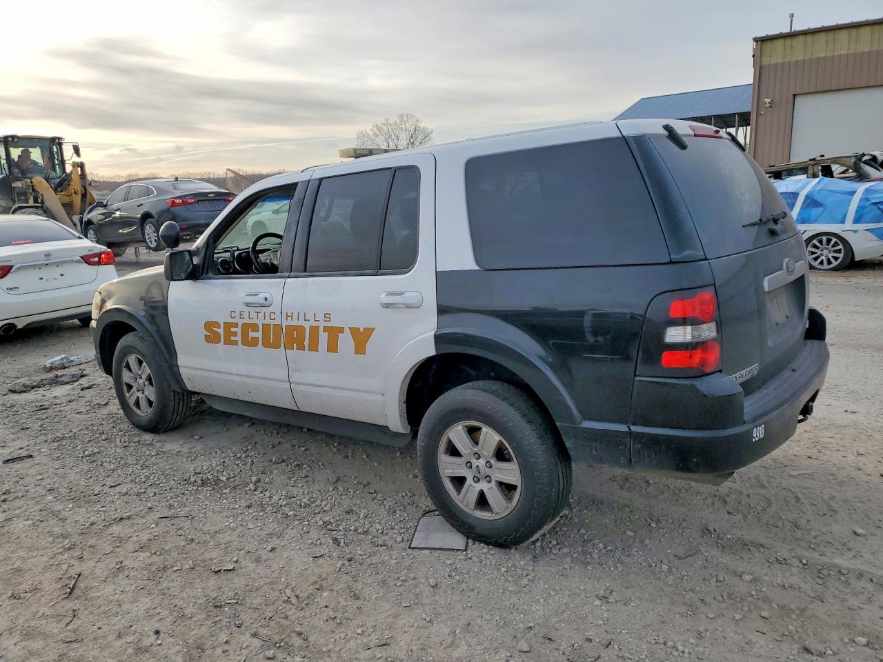 FORD EXPLORER 2010 — 3