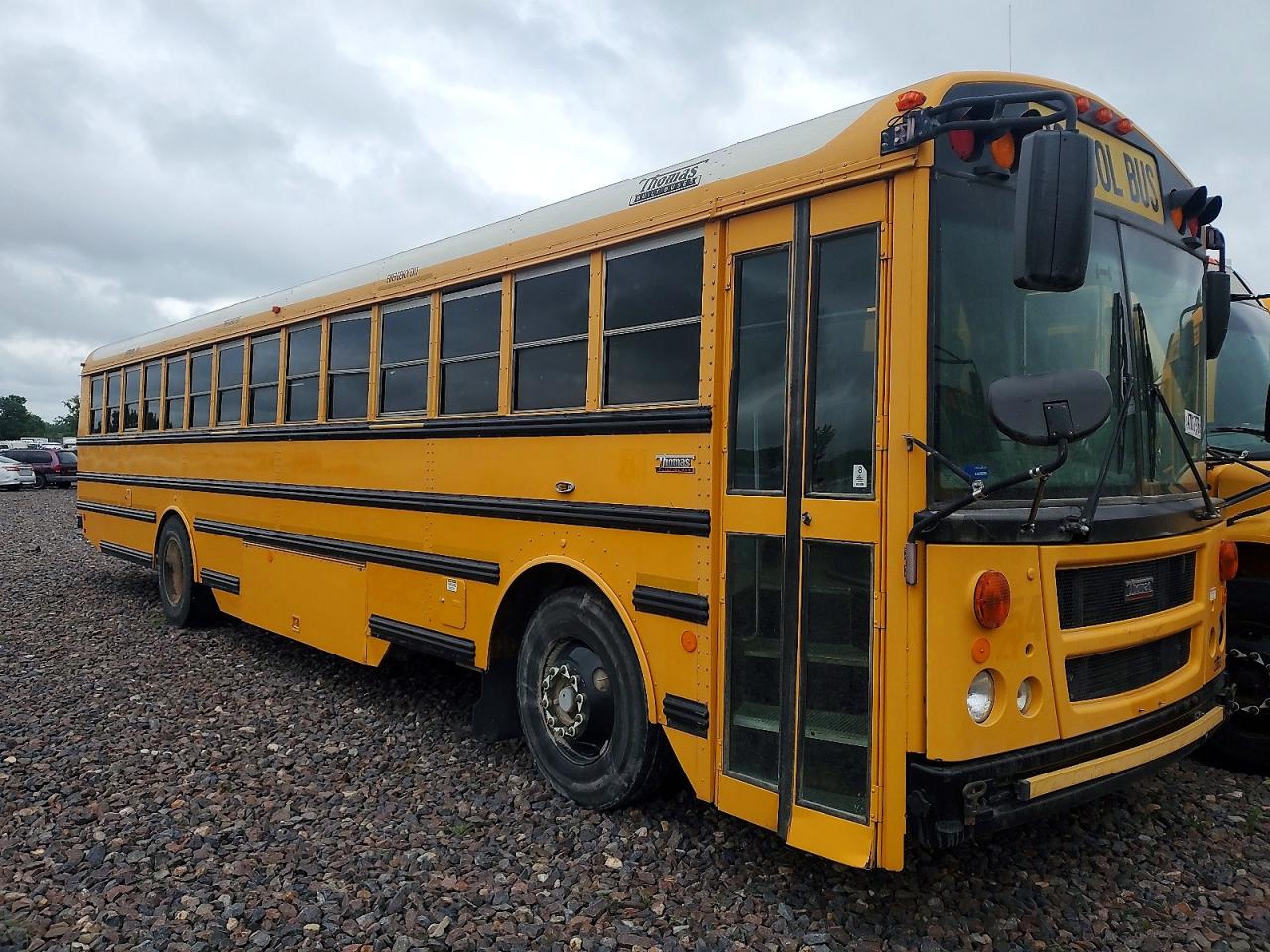 2013 THOMAS SAF-T-LINER HDX