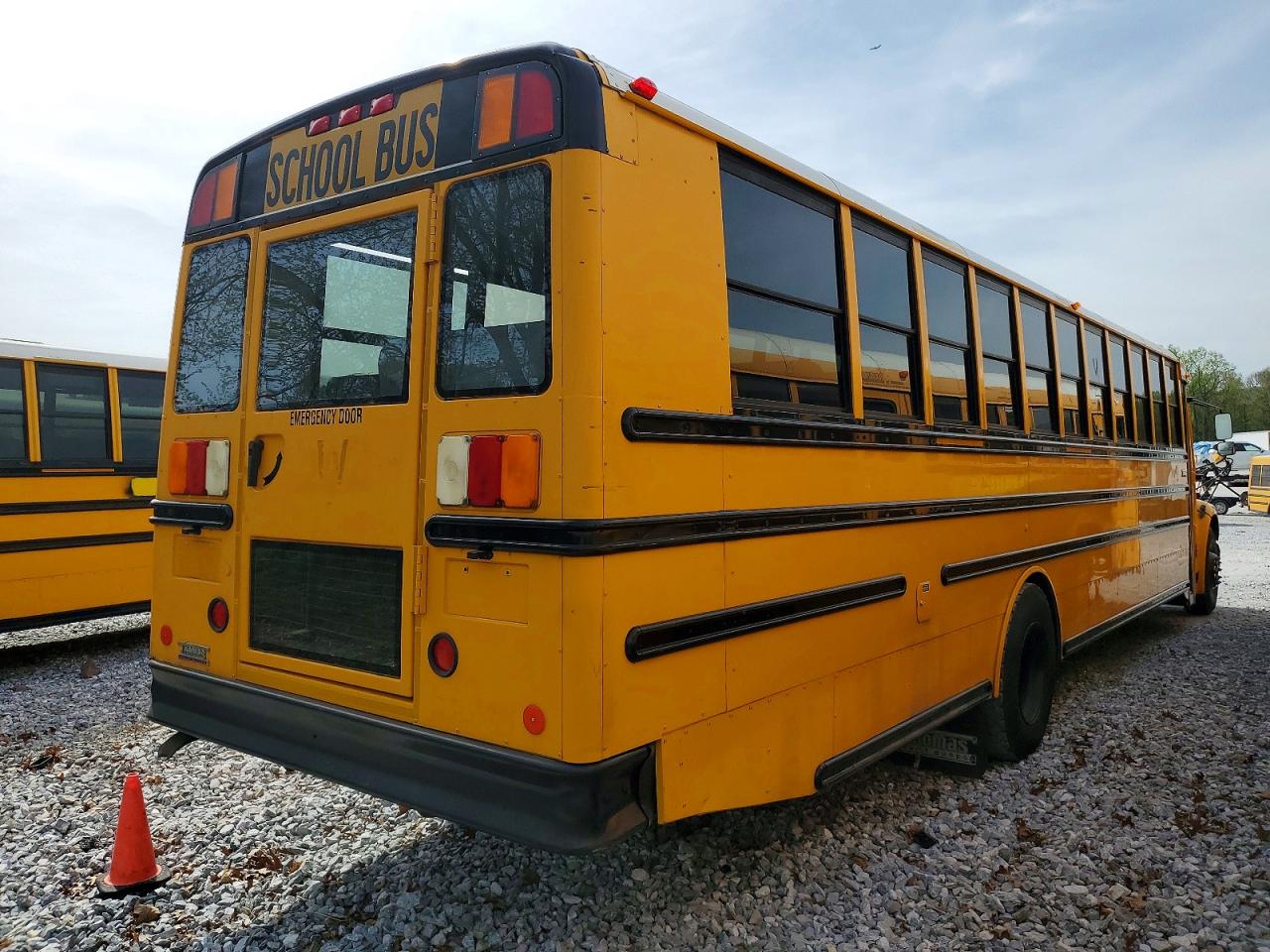 2013 THOMAS SCHOOL BUS