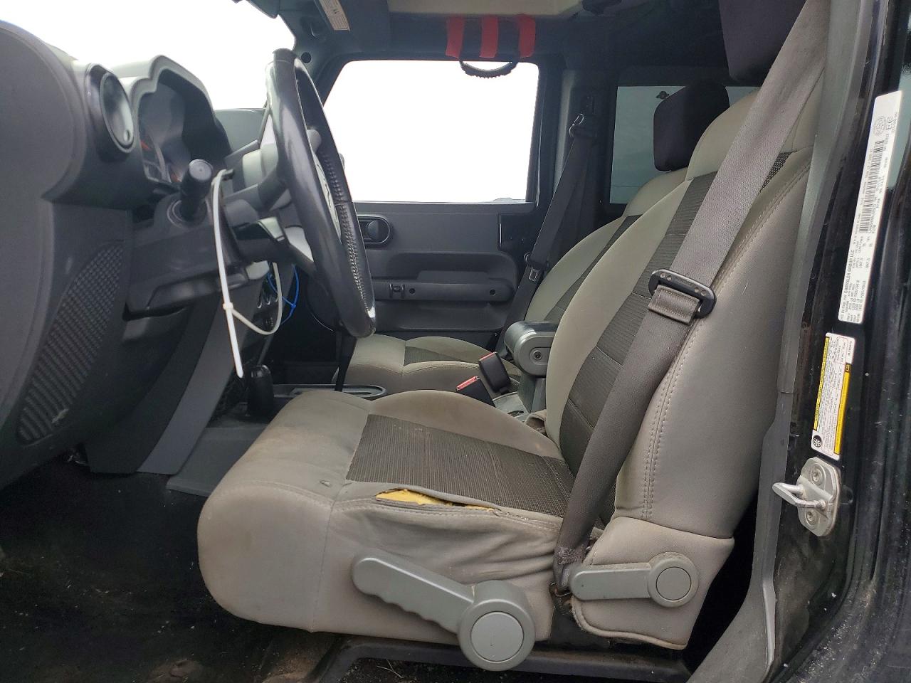 JEEP WRANGLER UNLIMITED 2010 — 8