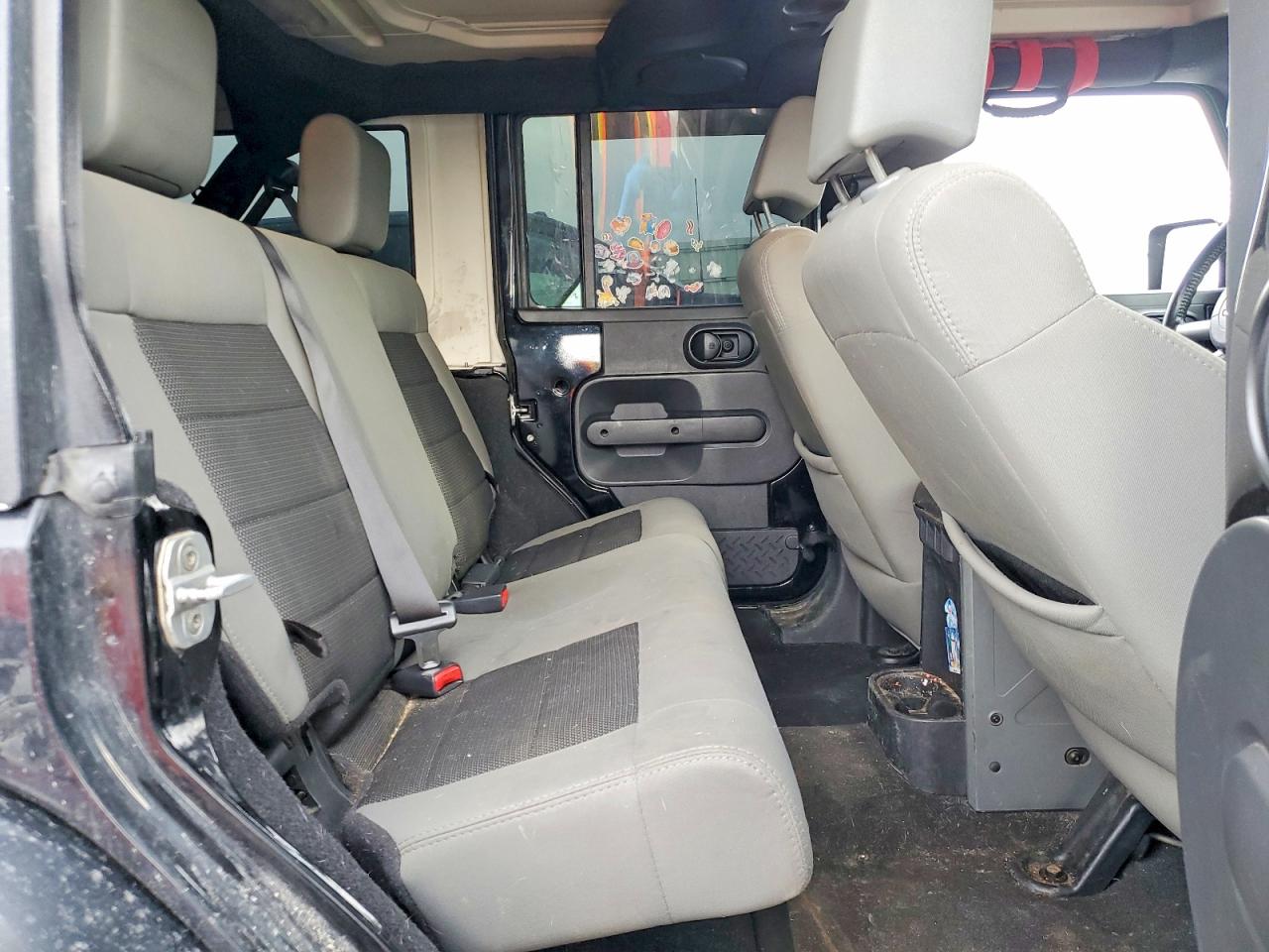 JEEP WRANGLER UNLIMITED 2010 — 11
