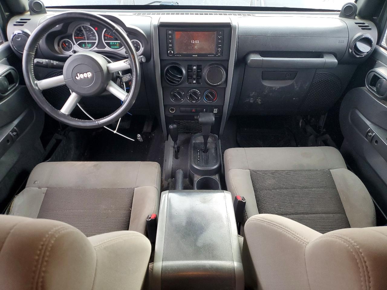JEEP WRANGLER UNLIMITED 2010 — 9