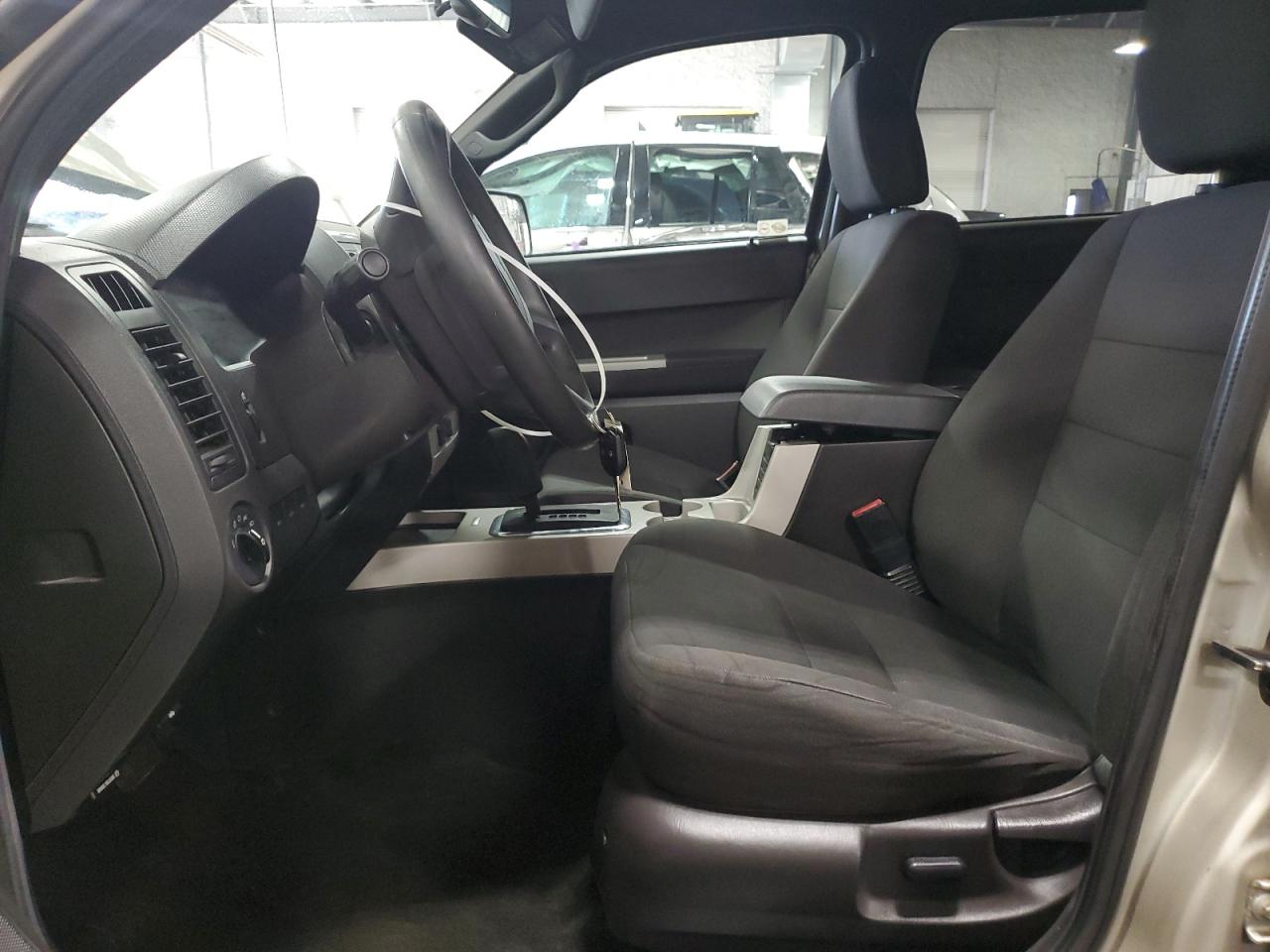 FORD ESCAPE 2012 — 8