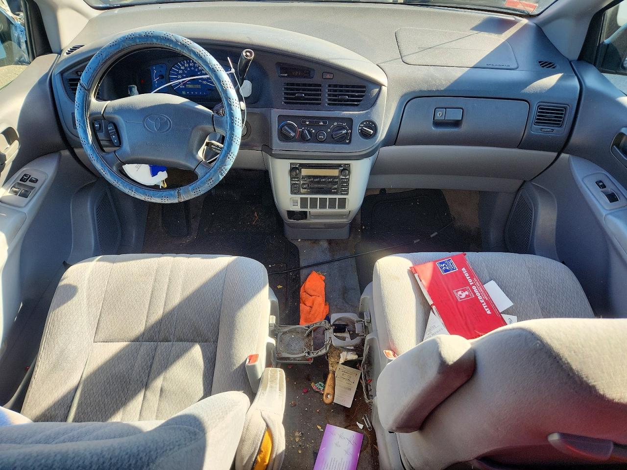 TOYOTA SIENNA 2002 — 9