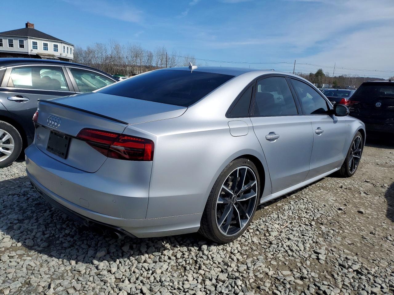AUDI S8 2017 — 4