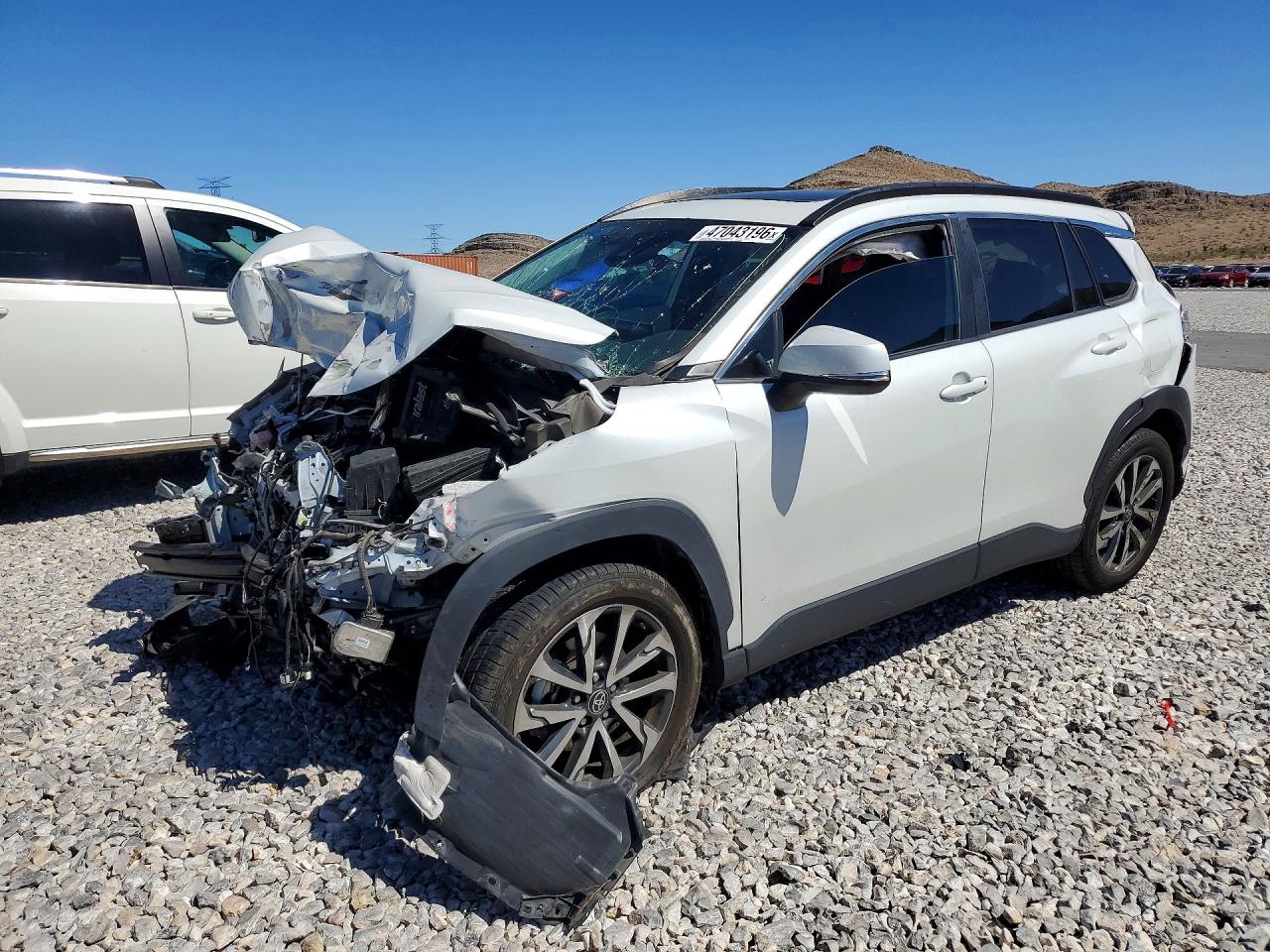 2022 TOYOTA COROLLA CROSS XLE