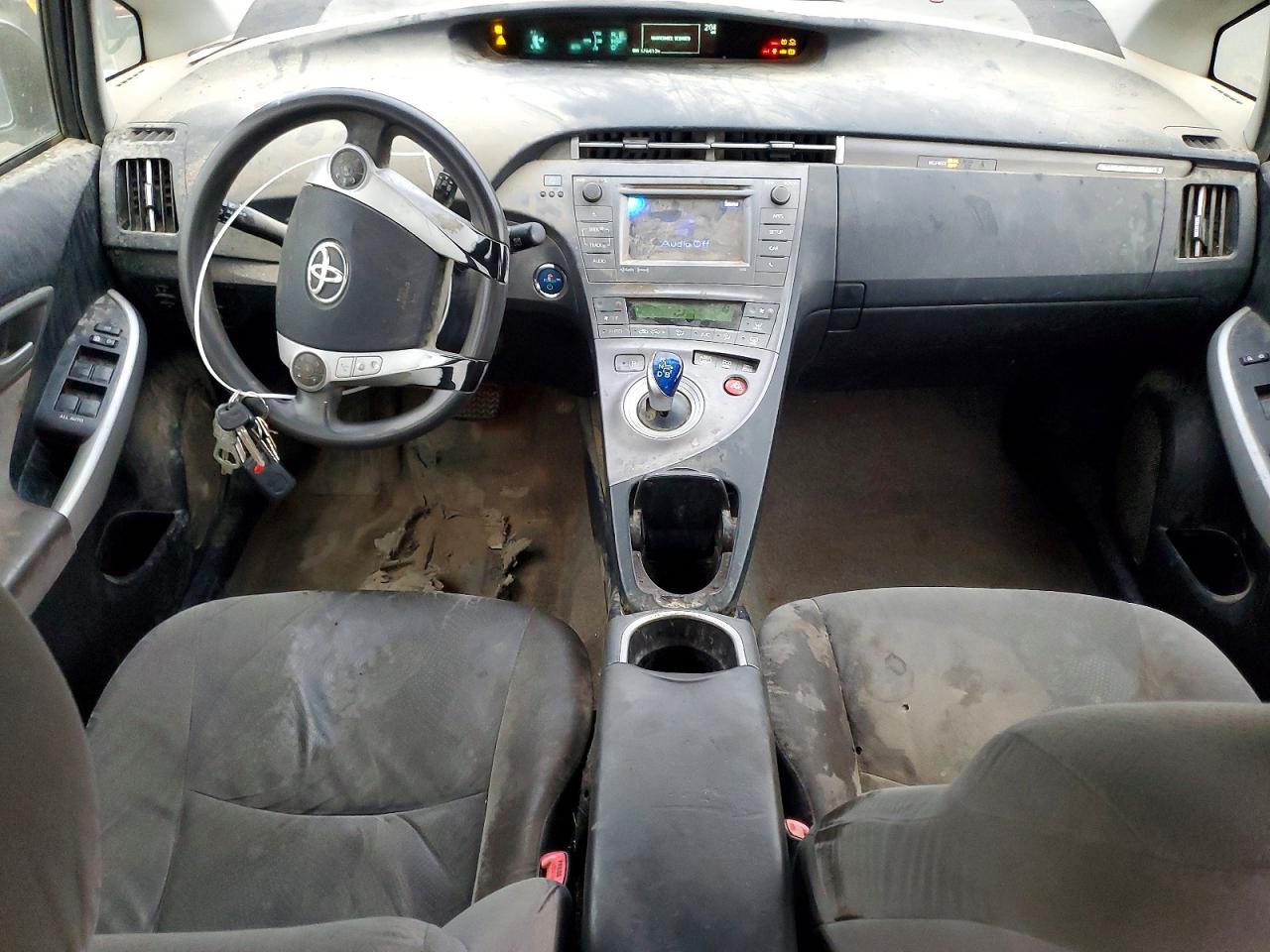 TOYOTA YARIS 2010 — 9