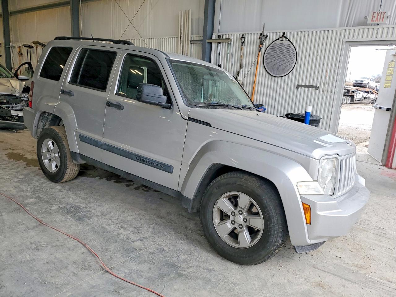 2009 JEEP LIBERTY SPORT