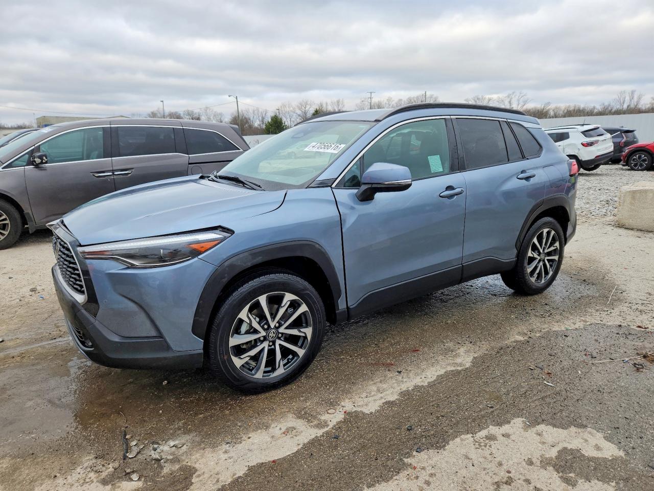 2024 TOYOTA COROLLA CROSS XLE