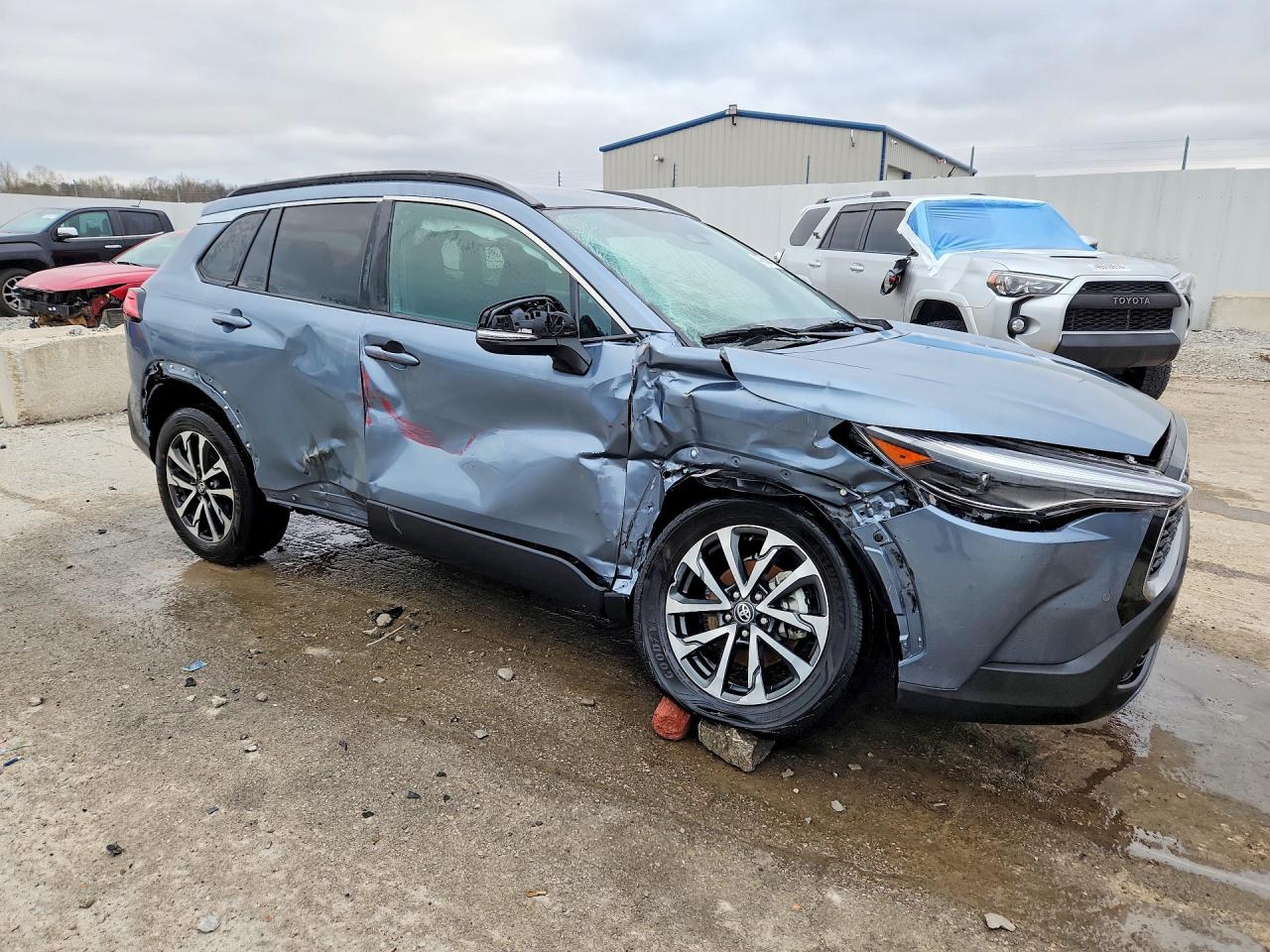 2024 TOYOTA COROLLA CROSS XLE