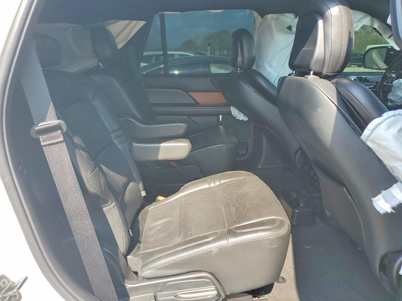 LINCOLN NAVIGATOR 2020 — 12