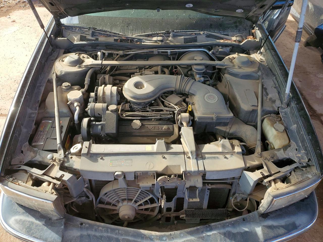 CADILLAC DEVILLE 1994 — 12