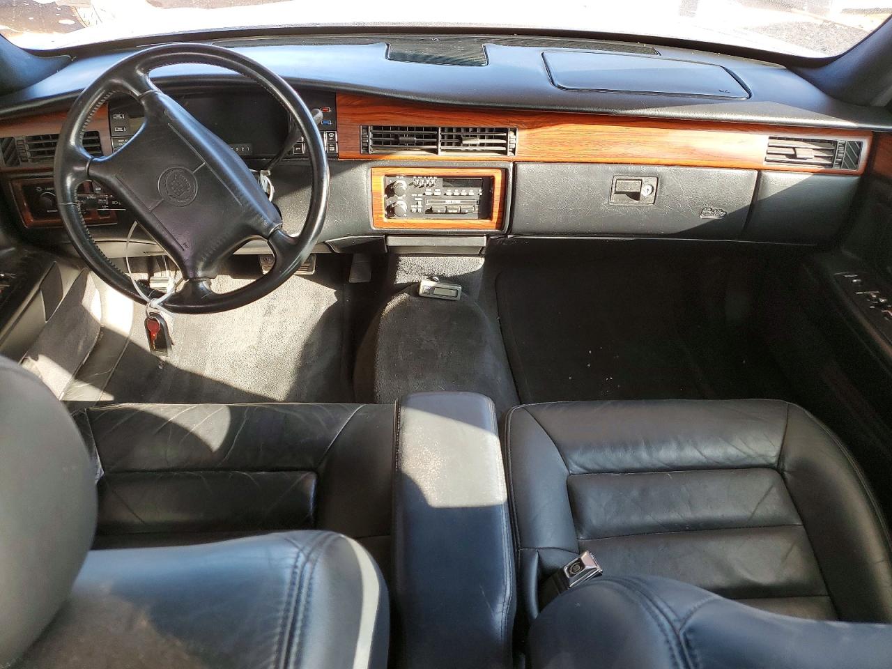 CADILLAC DEVILLE 1994 — 9