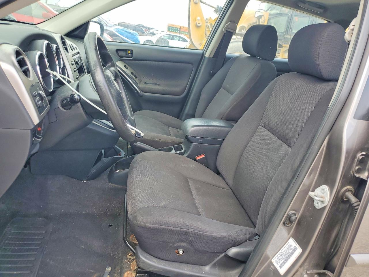 PONTIAC VIBE 2003 — 8