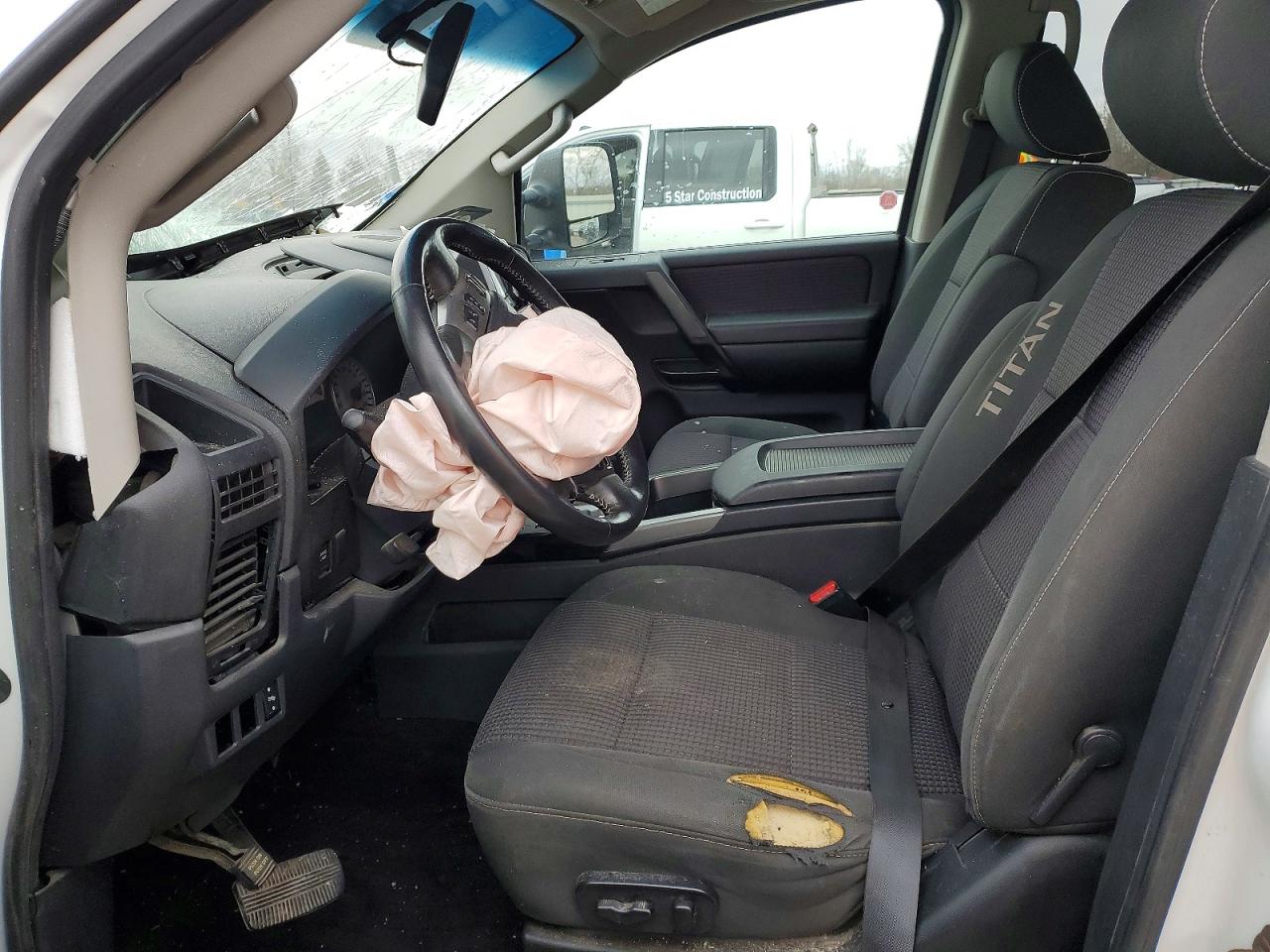 Nissan Titan 2013 — 8
