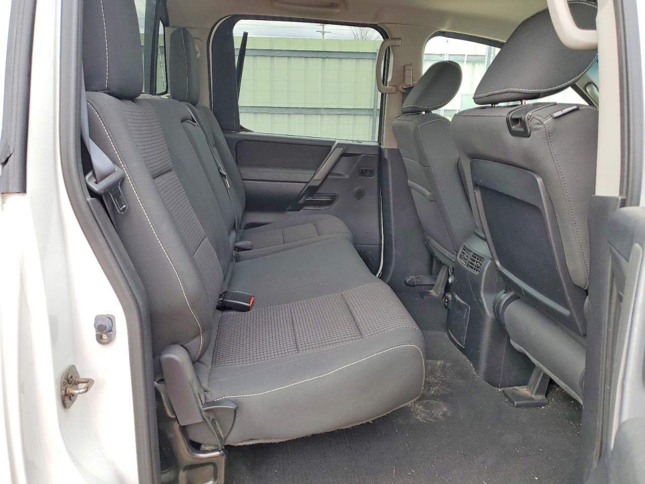 Nissan Titan 2013 — 11