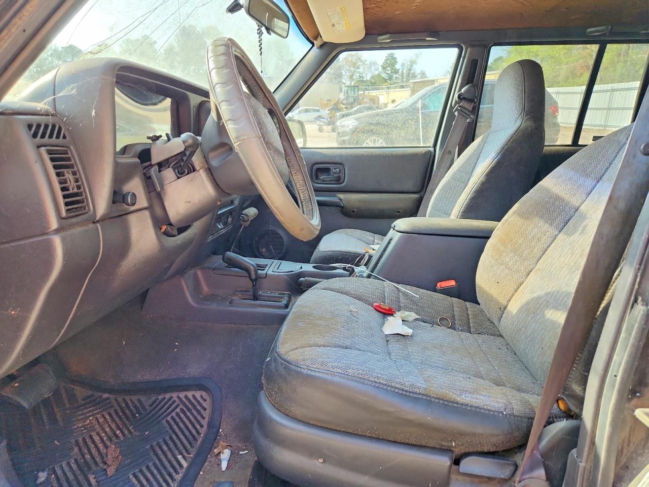 JEEP CHEROKEE 2001 — 8