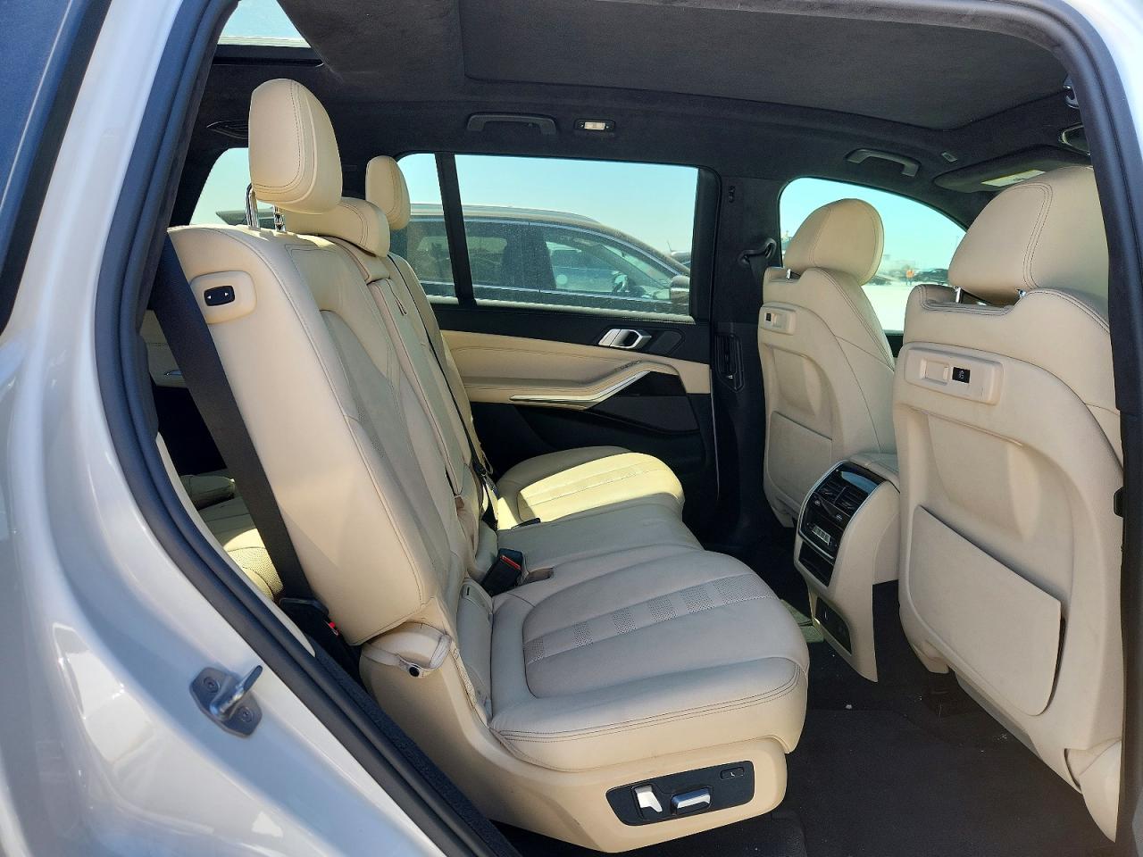 BMW X7 2020 — 12