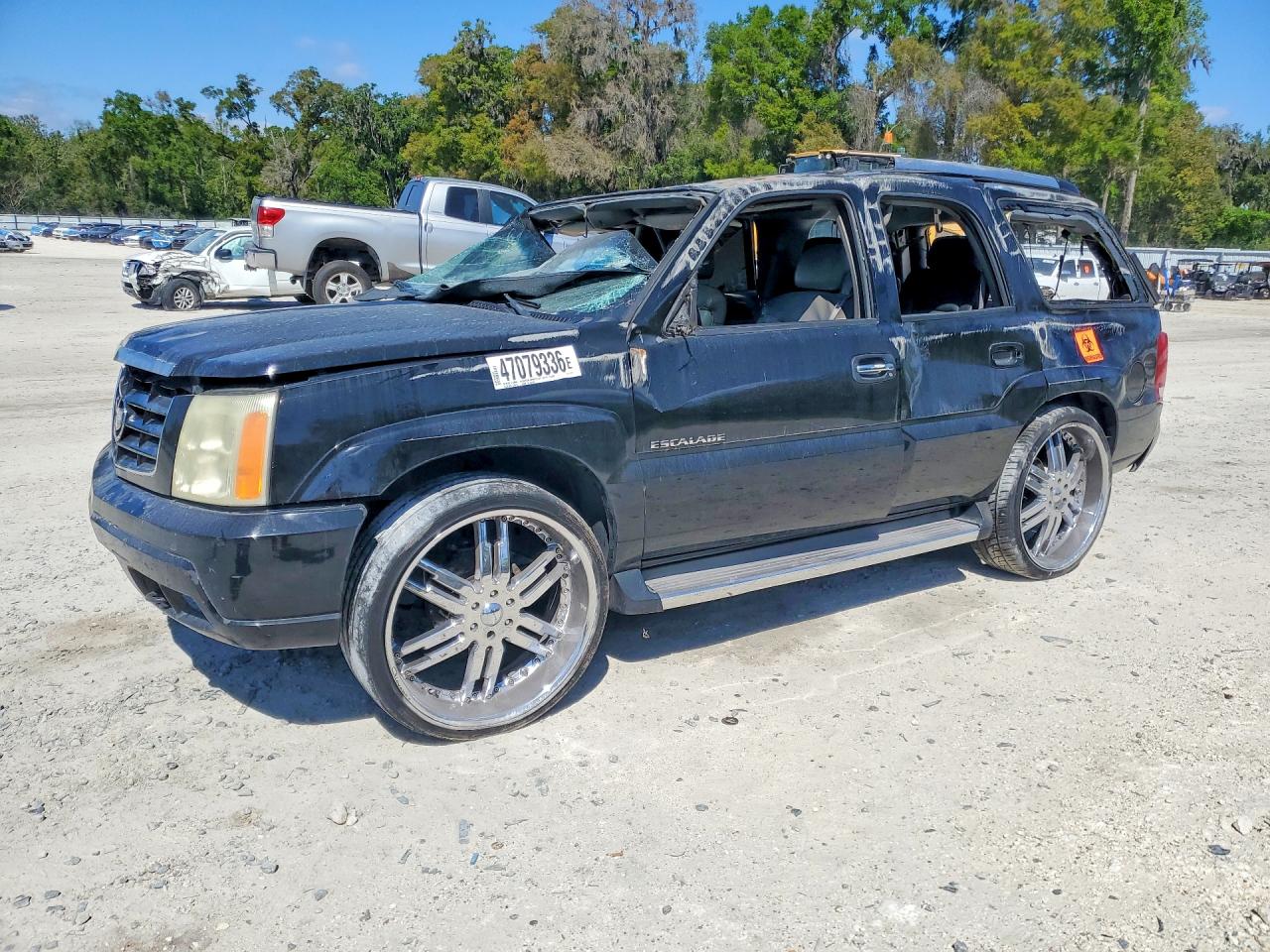 CADILLAC ESCALADE 2005 — 2