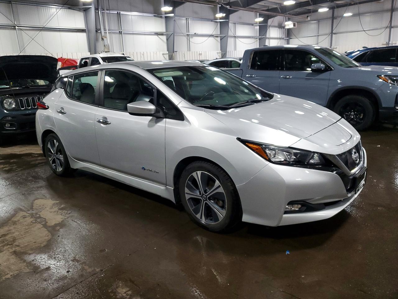 2018 NISSAN LEAF SV