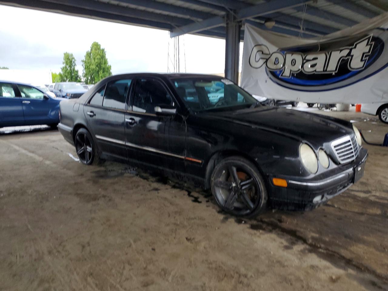 MERCEDES-BENZ E 2001 — 5