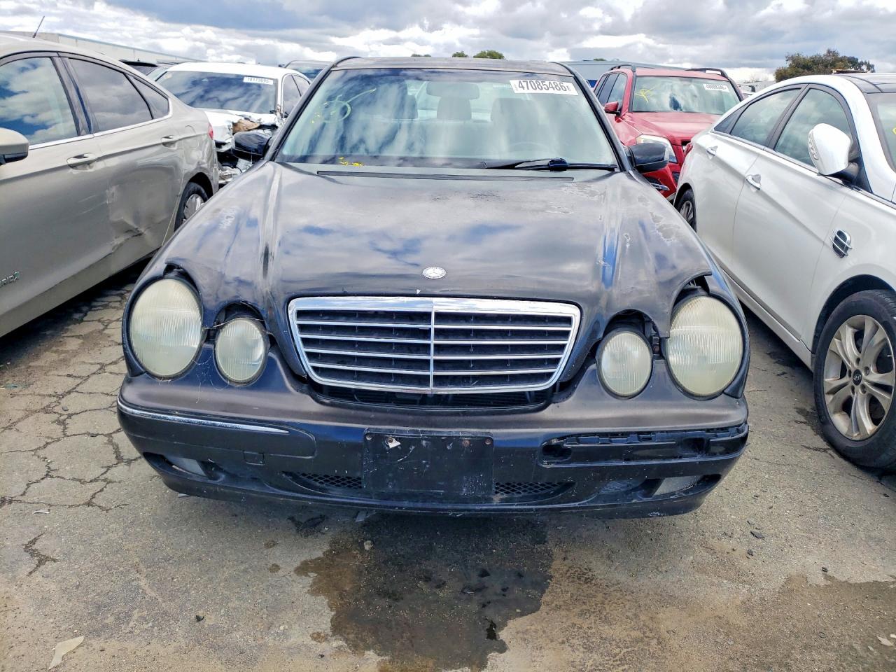 MERCEDES-BENZ E 2001 — 6