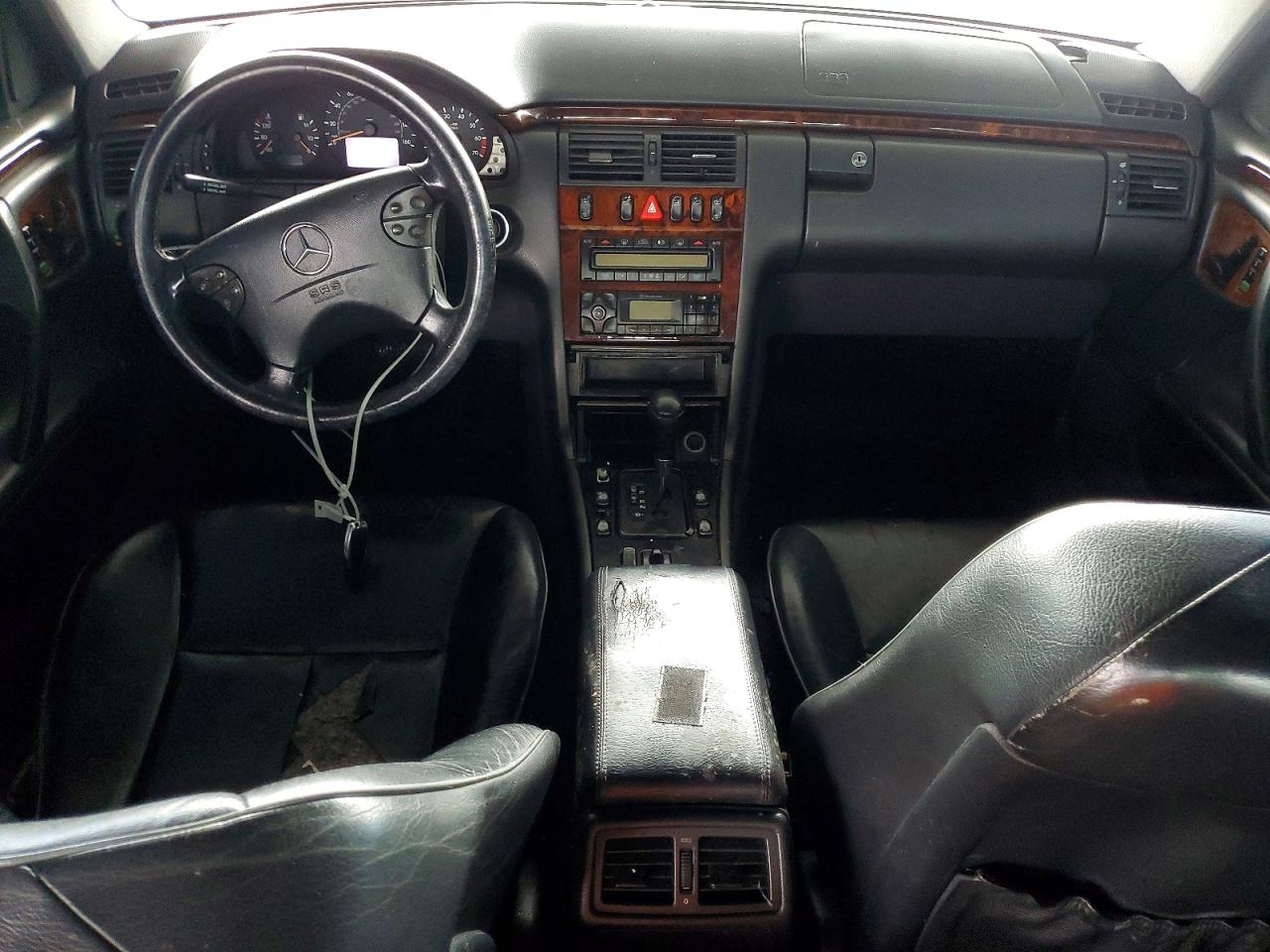 MERCEDES-BENZ E 2001 — 9