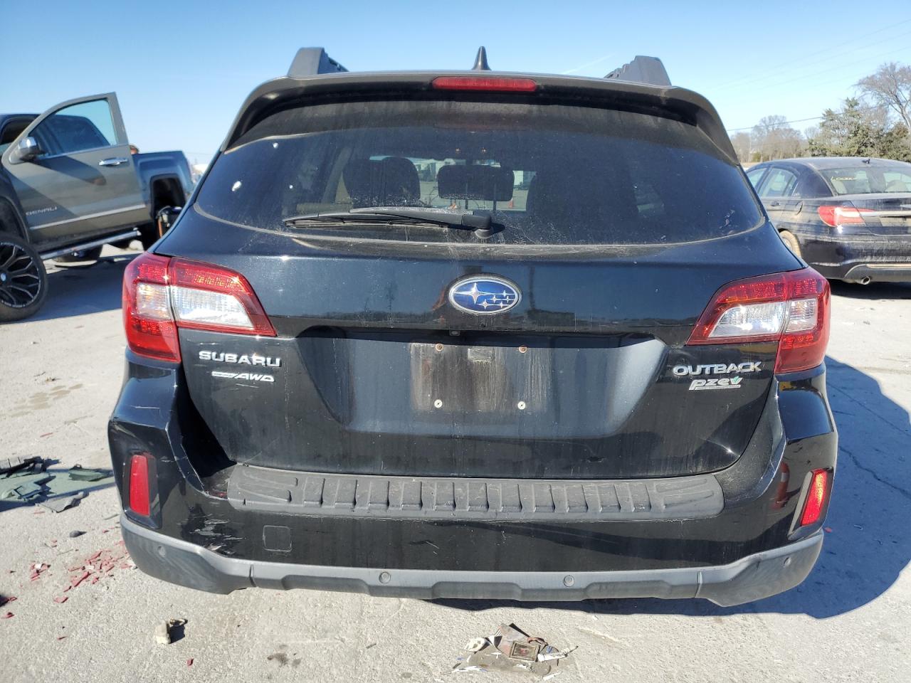 SUBARU OUTBACK 2017 — 7