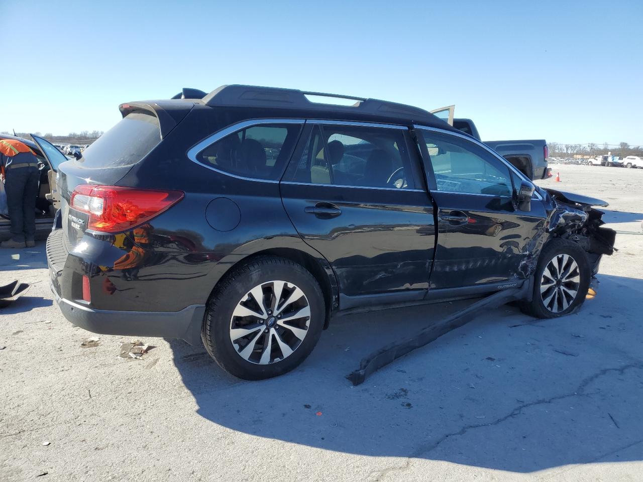 SUBARU OUTBACK 2017 — 4