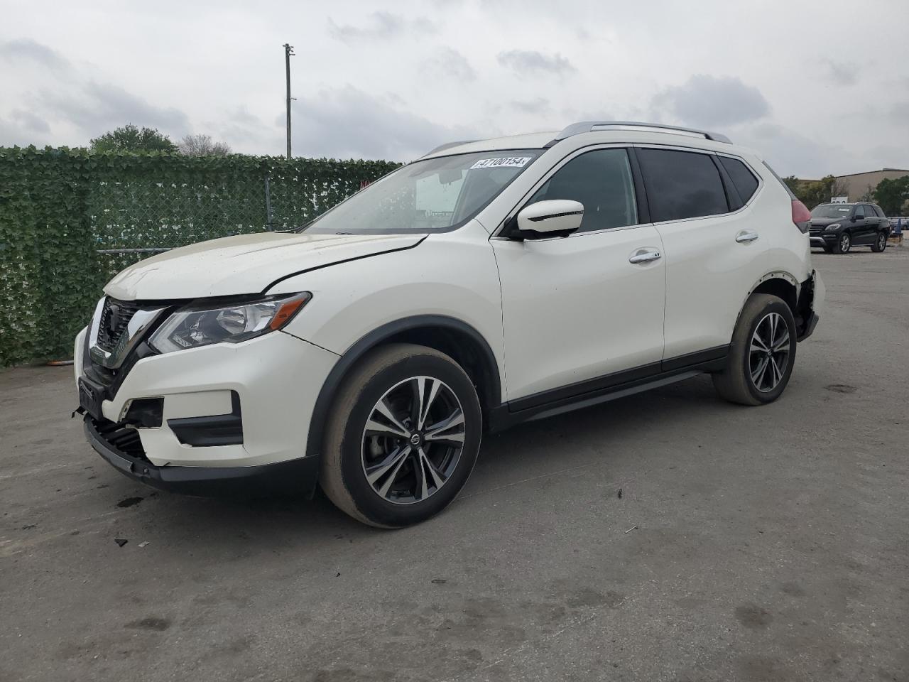2019 NISSAN ROGUE S