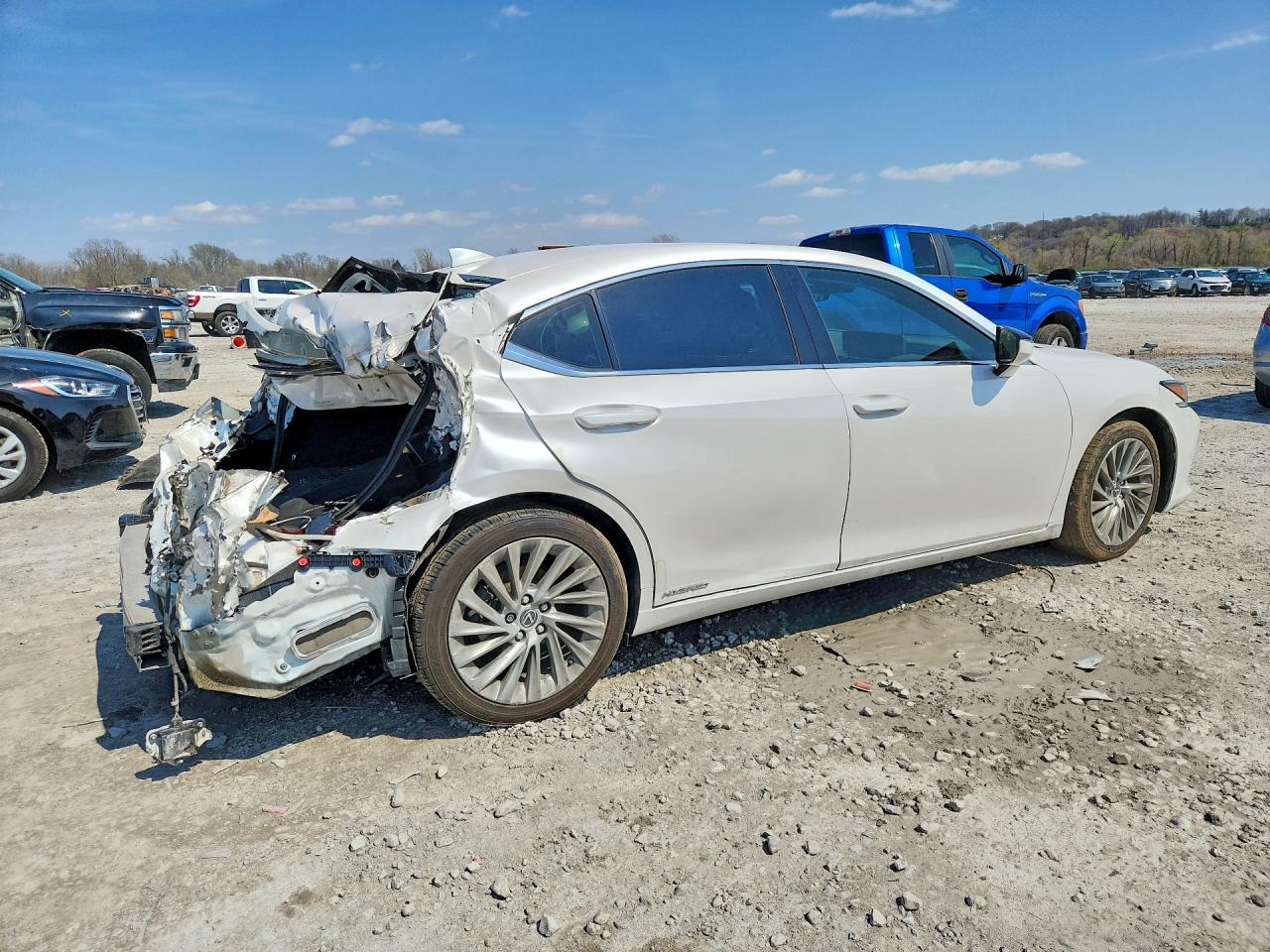 LEXUS ES 300H 2021 — 4