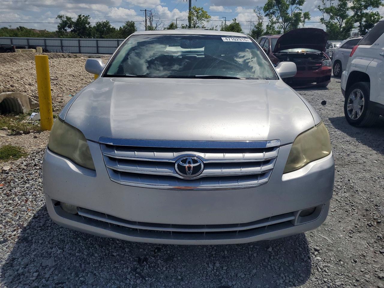 TOYOTA AVALON 2005 — 6