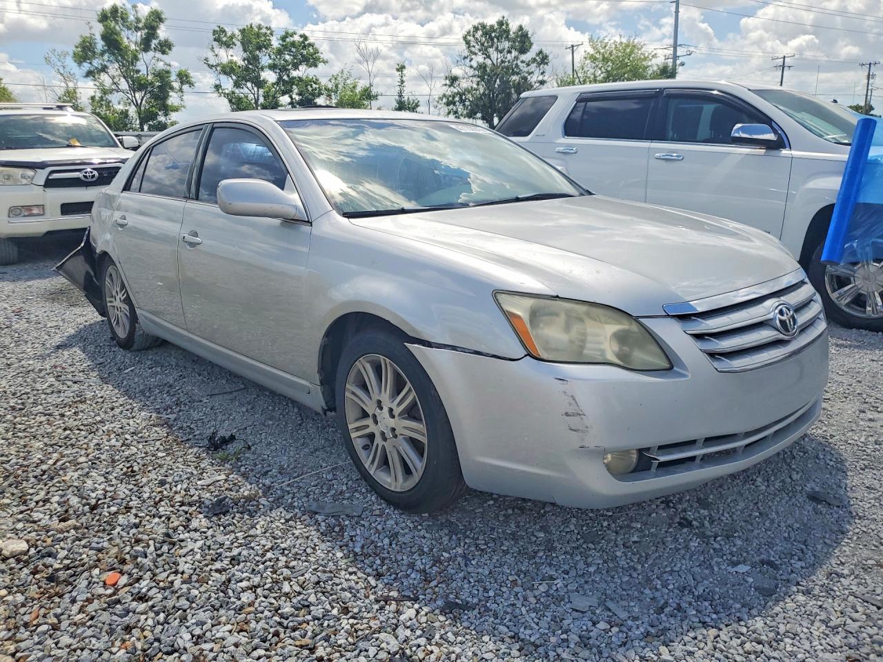 TOYOTA AVALON 2005 — 5