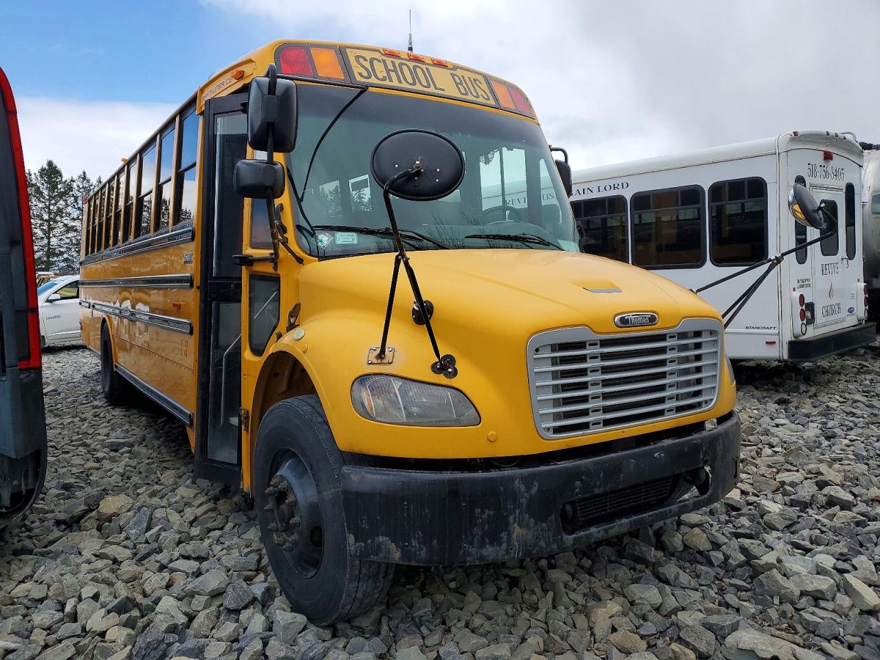 2011 THOMAS SAF-T-LINER C2