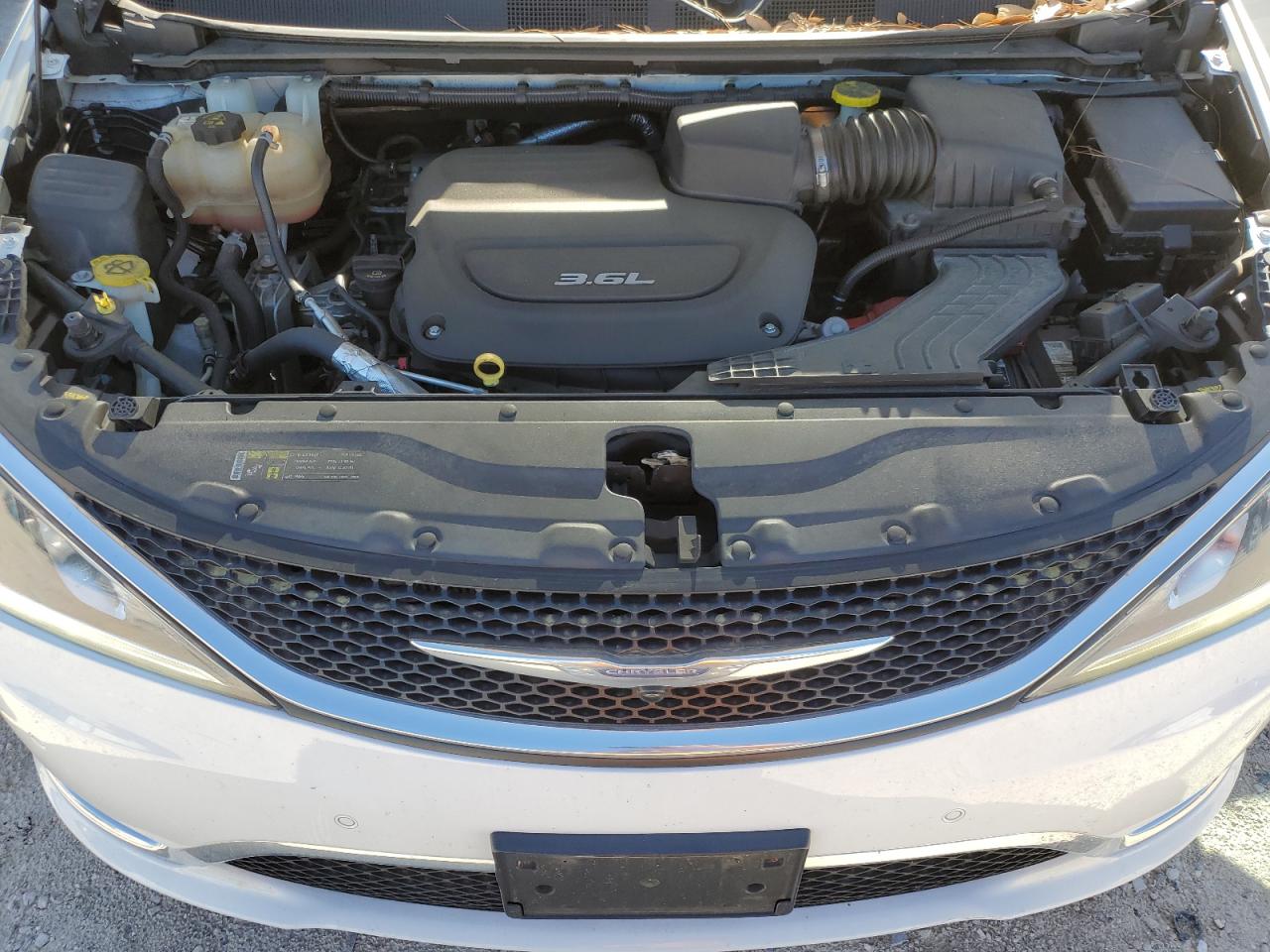 CHRYSLER PACIFICA 2017 — 13