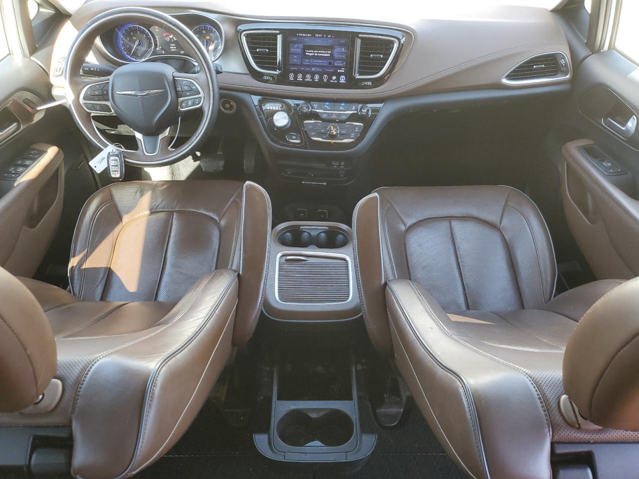 CHRYSLER PACIFICA 2017 — 9