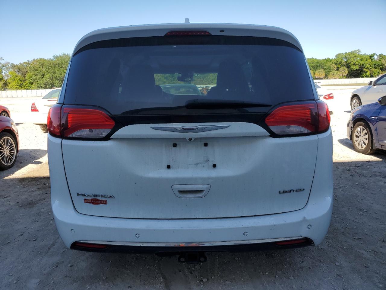 CHRYSLER PACIFICA 2017 — 7