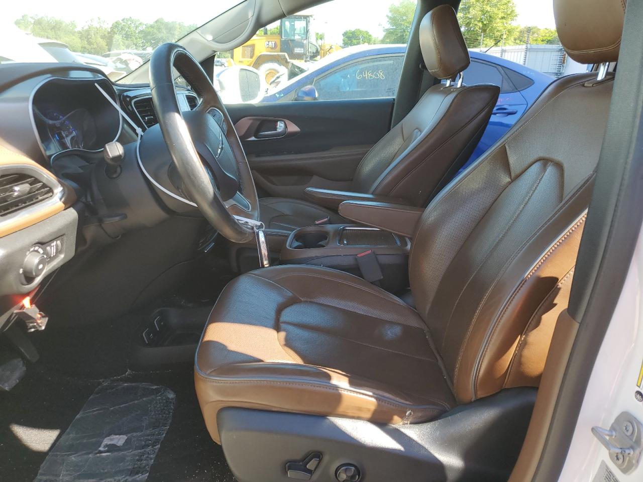 CHRYSLER PACIFICA 2017 — 8