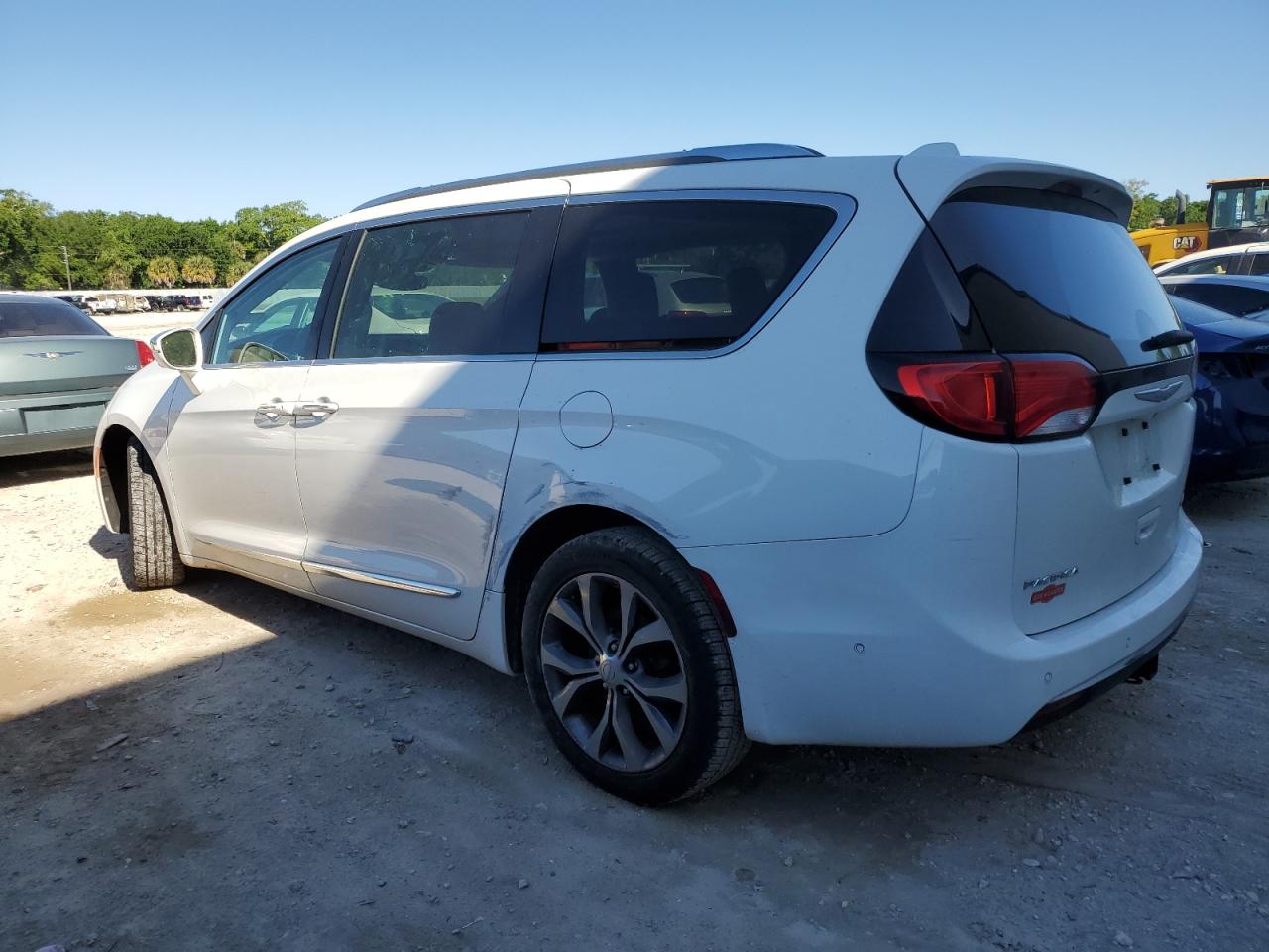 CHRYSLER PACIFICA 2017 — 3
