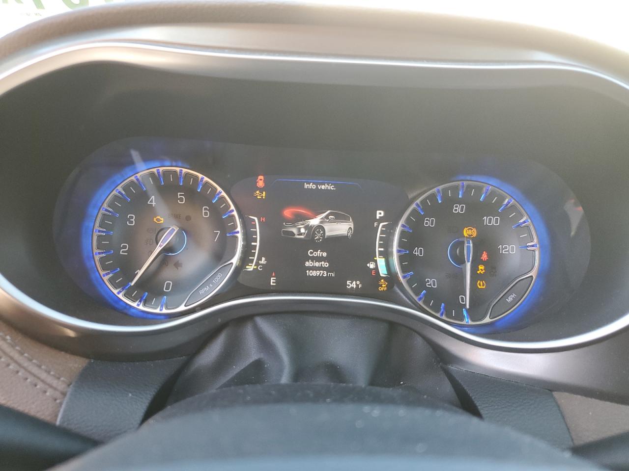CHRYSLER PACIFICA 2017 — 10