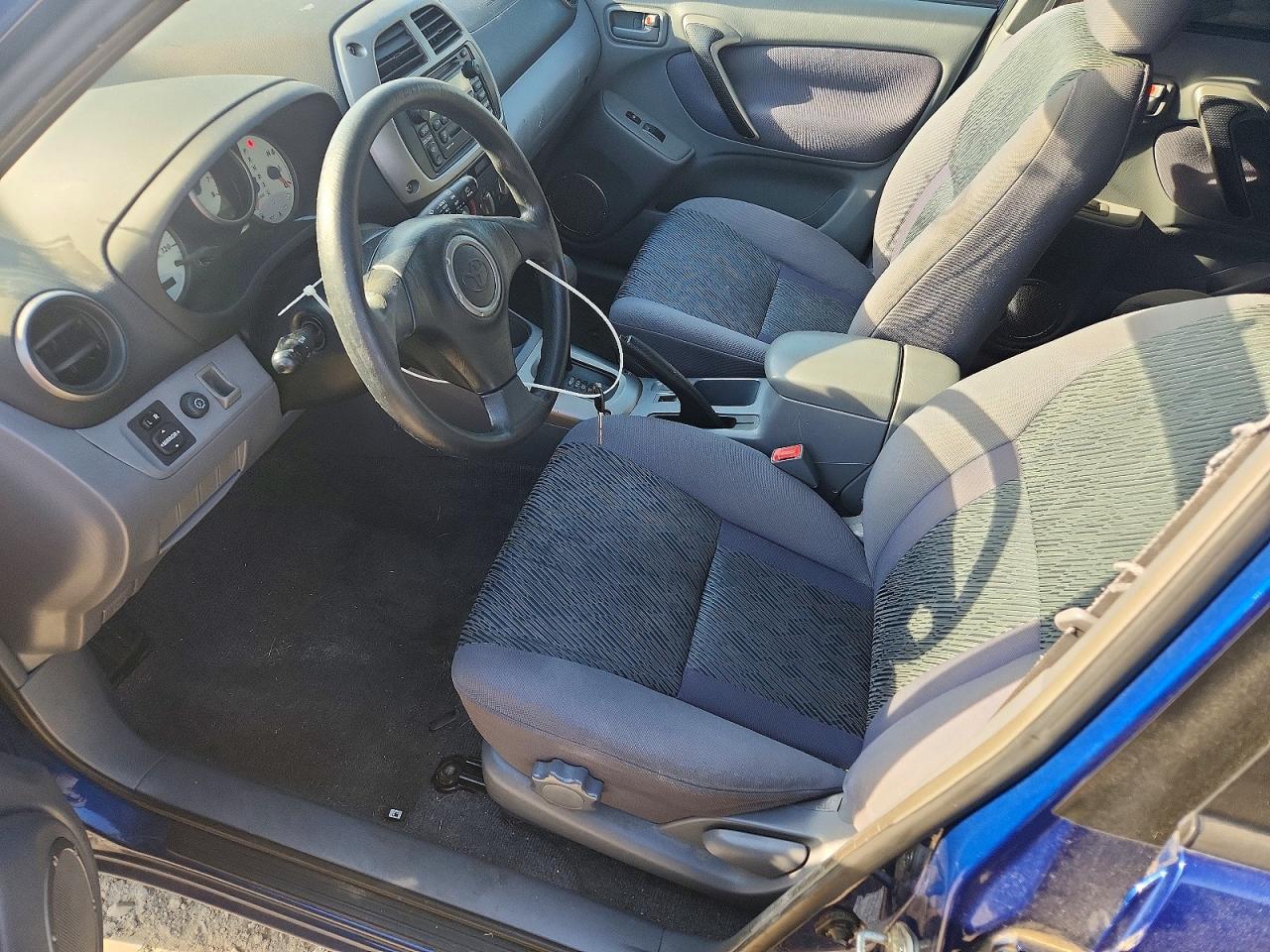 TOYOTA RAV4 2002 — 8