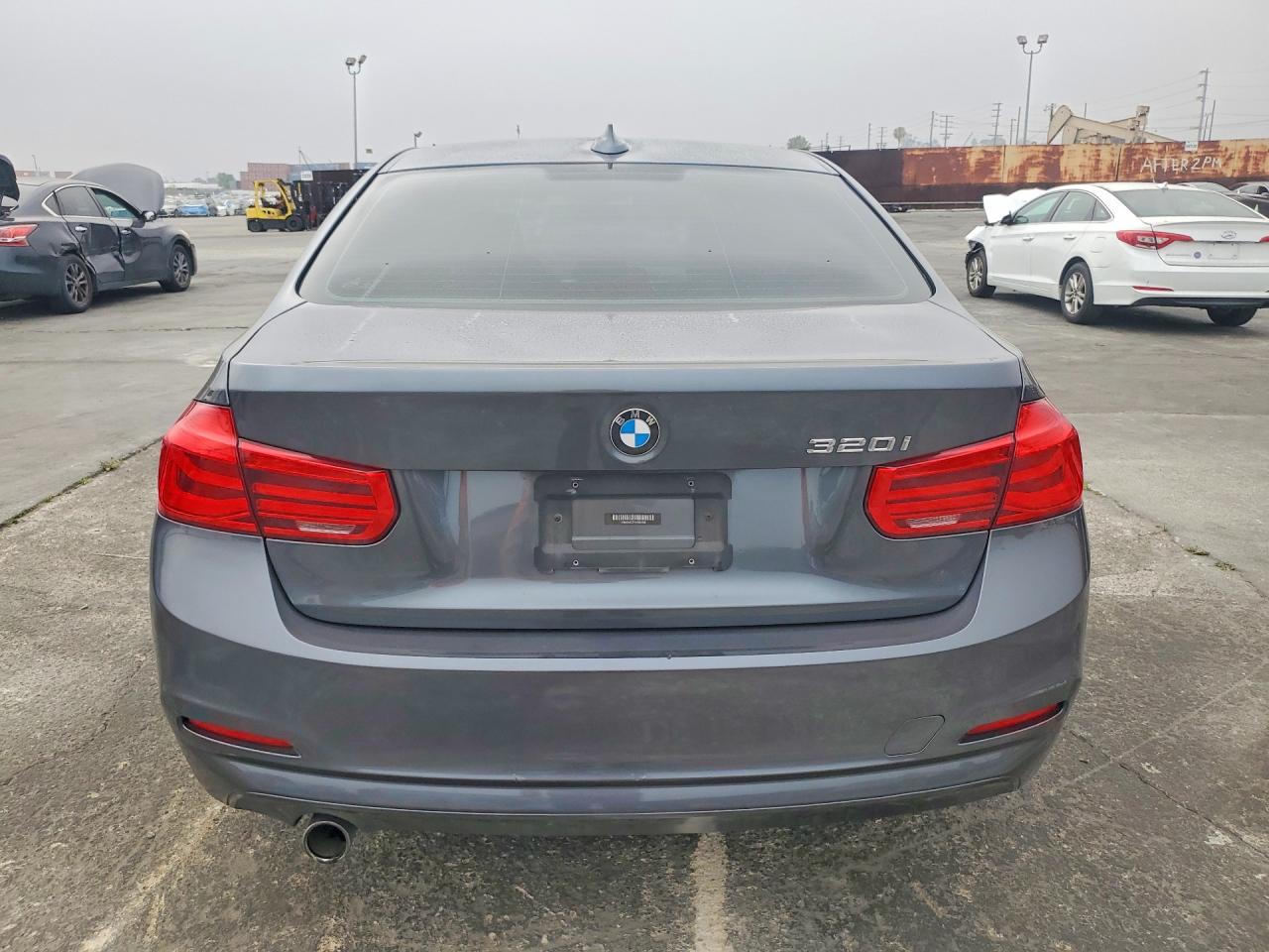 BMW 320 2017 — 7