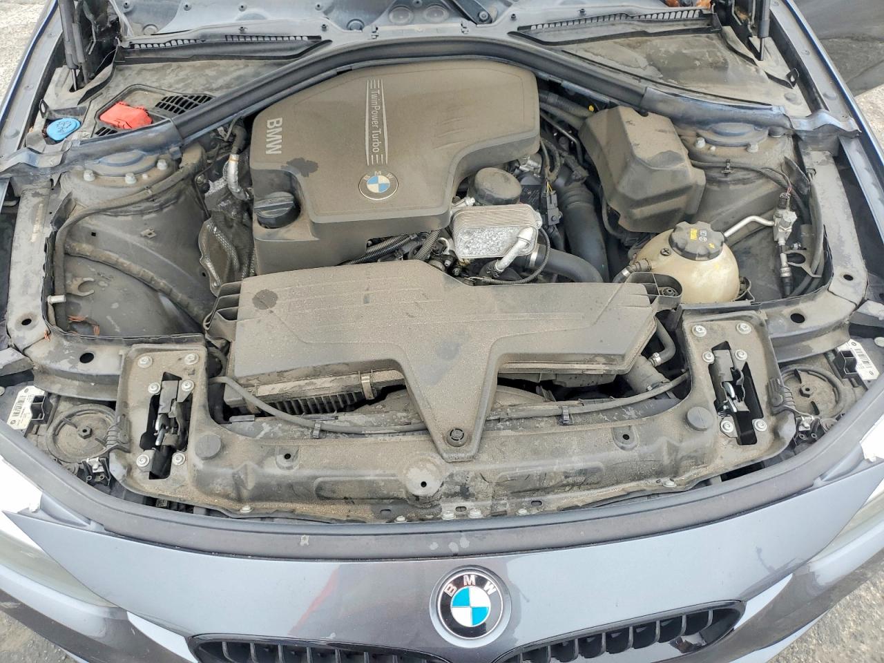 BMW 320 2017 — 12