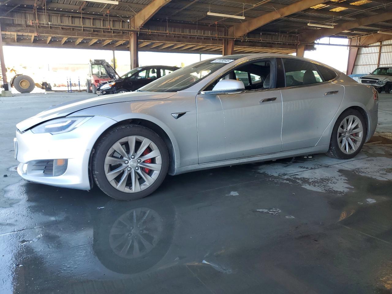 TESLA MODEL S 2016 — 2