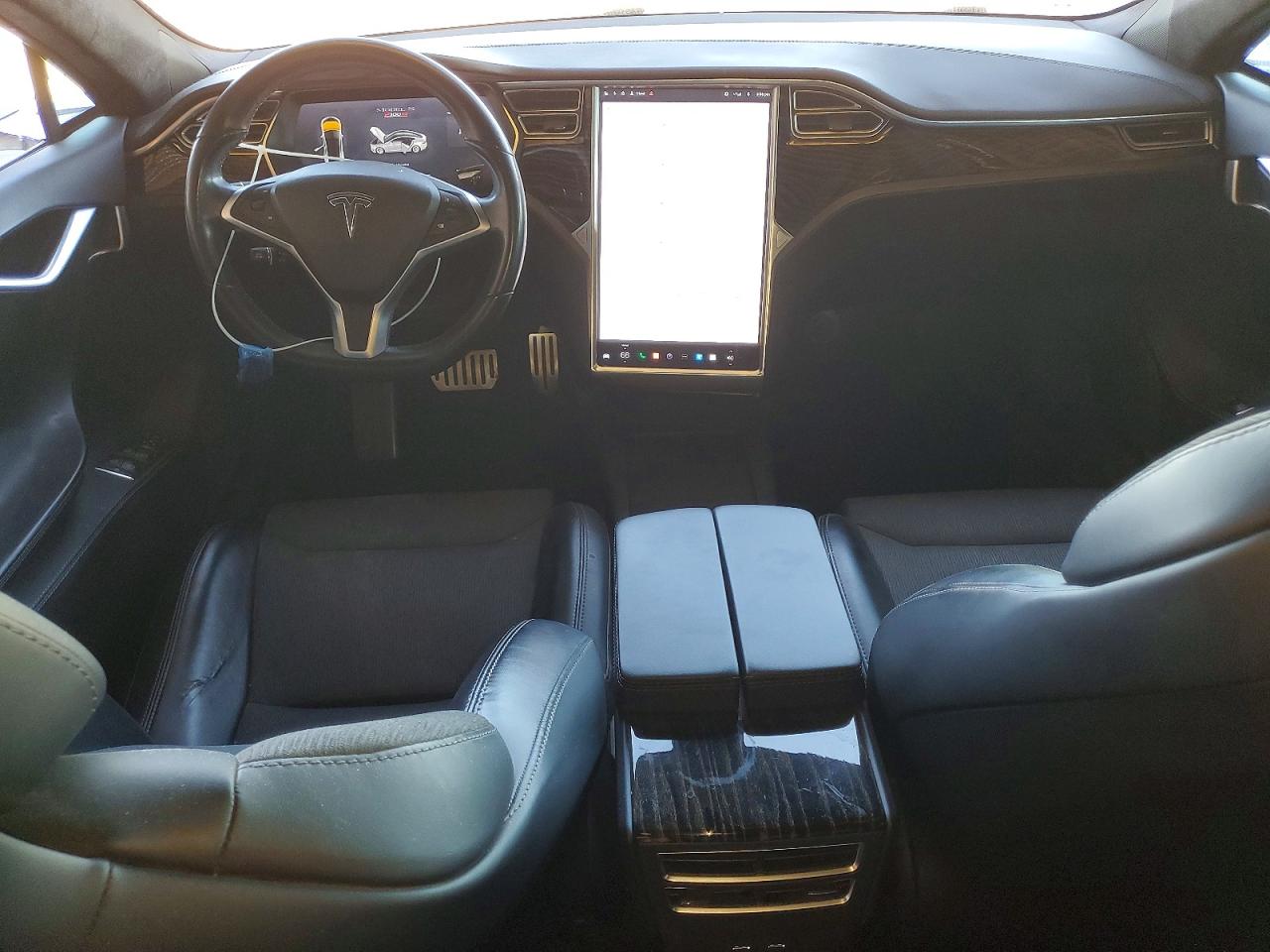 TESLA MODEL S 2016 — 9