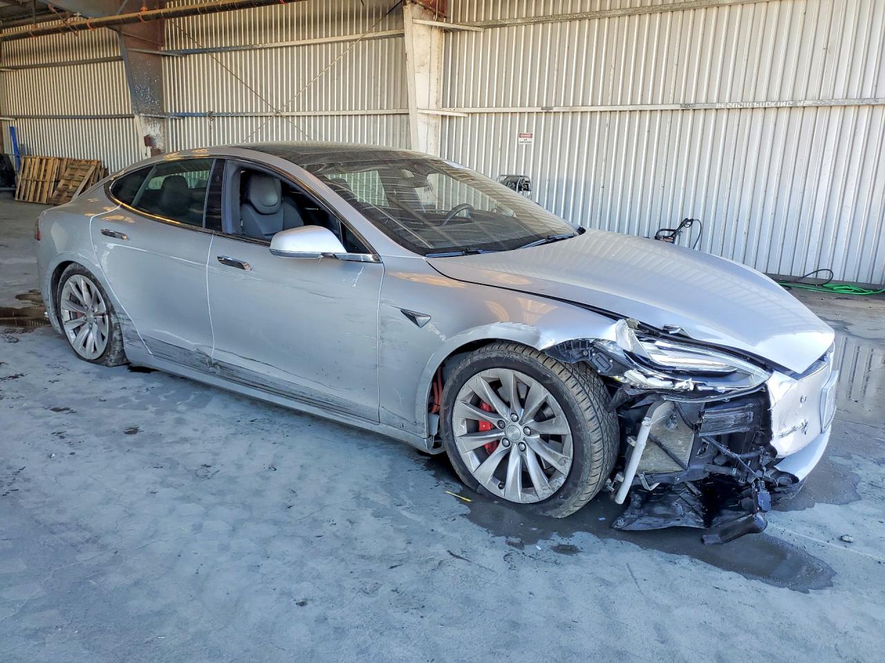 TESLA MODEL S 2016 — 5